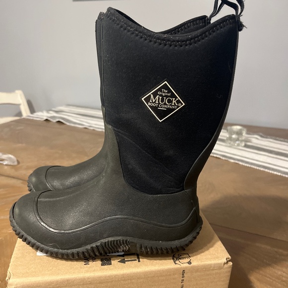 Kid’s muck black boots - Picture 1 of 7